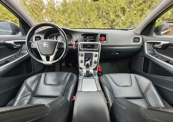 Volvo V60 cena 53500 przebieg: 202000, rok produkcji 2016 z Wolin małe 352